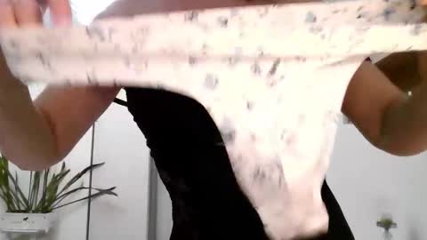 Snapshot of lavender_victoria chatting on February 18, 2026, 8:16 pm Diana online show from February 18, 2026, 8:16 pm