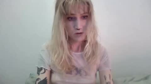 Snapshot of laylahloveless chatting on September 9, 2025, 5:40 am laylahloveless online show from September 9, 2025, 5:40 am