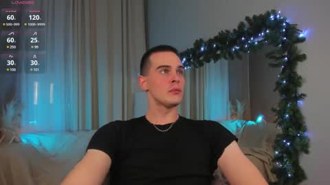 Snapshot of laynevibe chatting on January 8, 2025, 6:20 pm ntmu online show from January 8, 2025, 6:20 pm