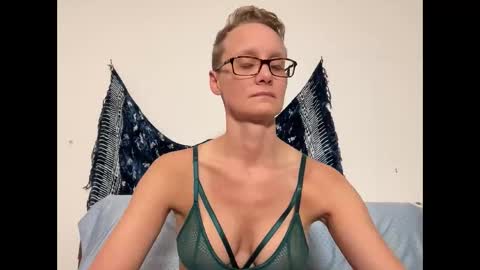 Snapshot of leahwilde chatting on January 2, 2025, 10:55 pm Lee online show from January 2, 2025, 10:55 pm