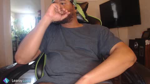 Learoy online show from February 2, 2026, 11:25 pm