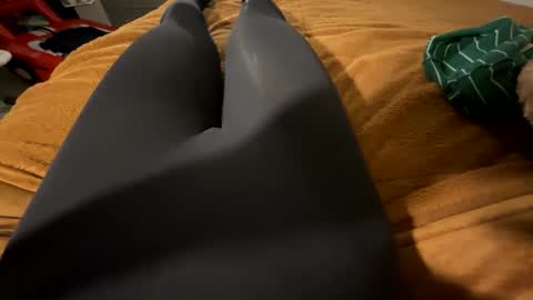 leggingslover7 online show from February 10, 2025, 6:35 pm