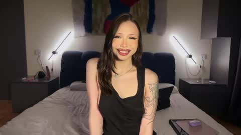 Snapshot of lemonandpeach chatting on March 1, 2026, 10:23 pm 2 shy lemons 1 peach online show from March 1, 2026, 10:23 pm