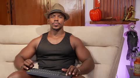 Leandro jones online show from September 23, 2025, 12:57 am