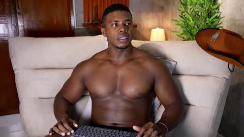 Leandro jones online show from October 12, 2025, 11:53 am