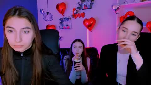 leslie_bird online show from March 4, 2026, 9:59 am