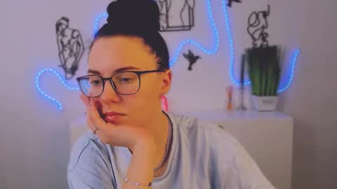 Snapshot of lesly_chilli chatting on February 7, 2026, 8:18 am lesly_chilli online show from February 7, 2026, 8:18 am