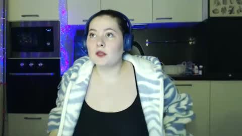 Snapshot of lesssi_ chatting on March 11, 2025, 3:05 am Alison online show from March 11, 2025, 3:05 am