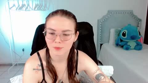 Lexas Room online show from November 25, 2025, 4:12 am