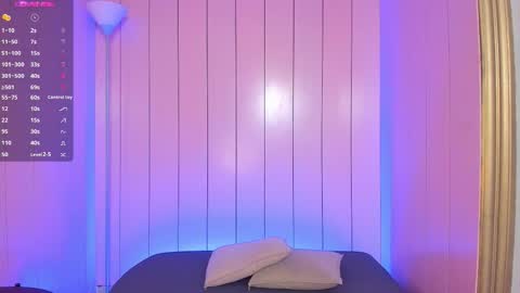 Lexie Thompson  online show from December 14, 2025, 12:10 pm