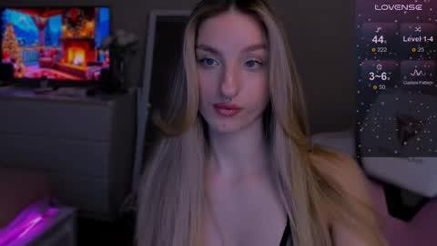 Lexy online show from December 8, 2024, 10:47 pm