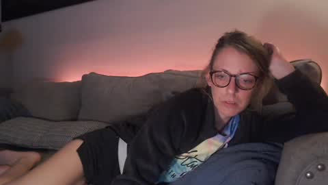 Snapshot of lezzrene chatting on December 5, 2024, 12:30 am Hornystonerchick online show from December 5, 2024, 12:30 am