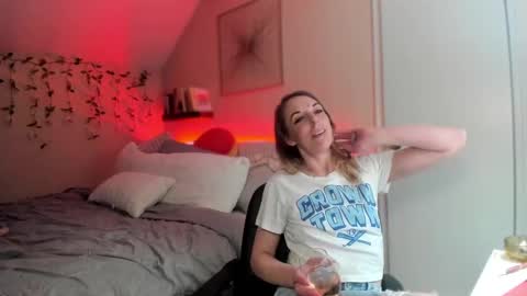 Snapshot of lezzrene chatting on February 25, 2025, 1:20 am Hornystonerchick online show from February 25, 2025, 1:20 am