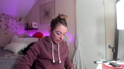 Snapshot of lezzrene chatting on February 25, 2025, 5:19 am Hornystonerchick online show from February 25, 2025, 5:19 am