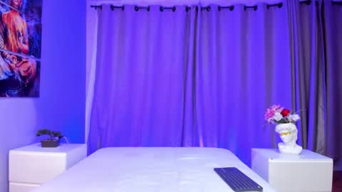 Lia online show from December 19, 2025, 4:30 am