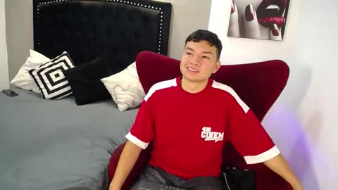 Snapshot of liam_sean chatting on February 8, 2026, 12:08 pm Liam online show from February 8, 2026, 12:08 pm