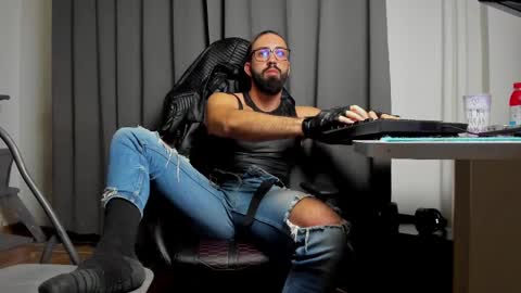 Liam online show from March 2, 2025, 9:43 pm