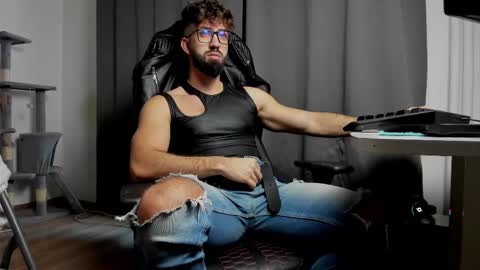 Liam online show from March 5, 2025, 6:12 am