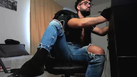 Liam online show from February 9, 2026, 7:34 am