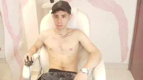 L I I A M online show from February 6, 2025, 9:22 am