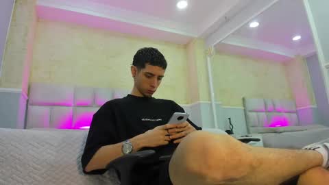 L I I A M online show from March 3, 2025, 4:47 am