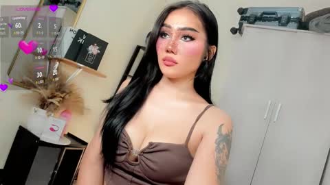 Snapshot of lil_m1ss_silly chatting on October 30, 2025, 8:42 pm Miss Lily online show from October 30, 2025, 8:42 pm