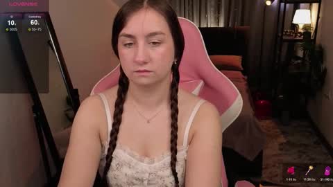 Snapshot of lilian_wood chatting on February 18, 2026, 5:25 am Kate online show from February 18, 2026, 5:25 am