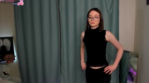 Snapshot of lillianperrys chatting on February 6, 2026, 7:28 pm Lily online show from February 6, 2026, 7:28 pm