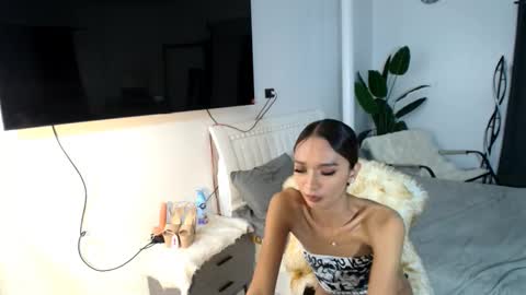 Snapshot of lillyholland_xx chatting on February 22, 2025, 8:40 am lillyholland online show from February 22, 2025, 8:40 am