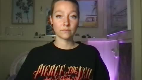 Snapshot of lilpeachykeenn chatting on January 7, 2025, 2:53 am Lilpeachykeenn online show from January 7, 2025, 2:53 am