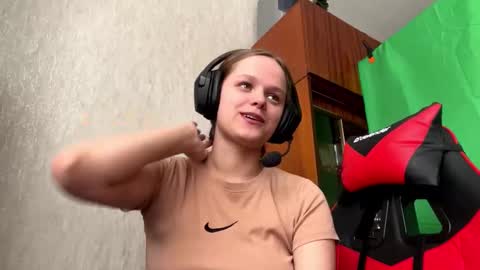 Snapshot of linettehnatow chatting on March 3, 2026, 10:32 am Eva online show from March 3, 2026, 10:32 am