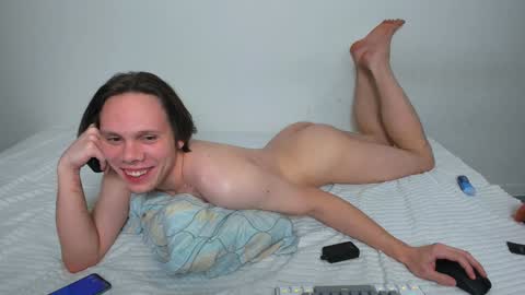 Snapshot of lissa_alfie chatting on December 15, 2024, 8:15 pm Alfie online show from December 15, 2024, 8:15 pm