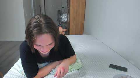 Snapshot of lissa_alfie chatting on December 16, 2024, 8:16 pm Alfie online show from December 16, 2024, 8:16 pm