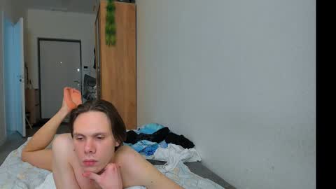 Snapshot of lissa_alfie chatting on December 19, 2024, 6:01 pm Alfie online show from December 19, 2024, 6:01 pm