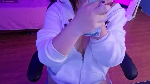 Angel  online show from February 3, 2026, 7:19 pm