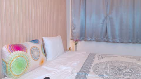 Snapshot of lolaaelita chatting on December 18, 2024, 3:22 pm Lola online show from December 18, 2024, 3:22 pm