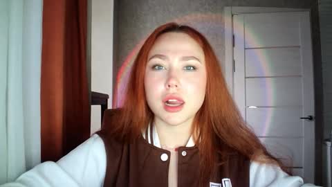 Snapshot of lolaamint_ chatting on March 4, 2026, 9:48 am LolaaMint online show from March 4, 2026, 9:48 am