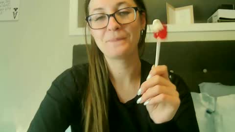 Snapshot of longhairbeautyxoxo chatting on December 20, 2024, 1:58 am Wima online show from December 20, 2024, 1:58 am