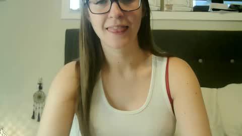 Snapshot of longhairbeautyxoxo chatting on January 19, 2025, 7:47 pm Wima online show from January 19, 2025, 7:47 pm