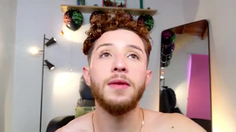 Snapshot of los_juanes chatting on February 22, 2026, 5:11 pm JUAN JUAN online show from February 22, 2026, 5:11 pm