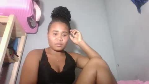 Snapshot of louane98 chatting on February 12, 2026, 3:07 pm louane98 online show from February 12, 2026, 3:07 pm