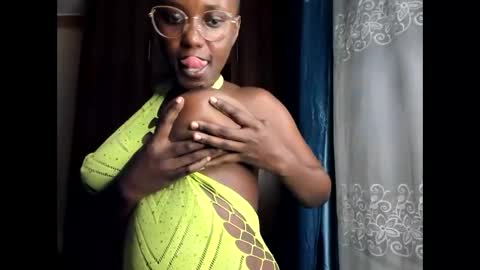 Snapshot of lovely_princes1 chatting on February 6, 2026, 4:21 pm I am witty online show from February 6, 2026, 4:21 pm