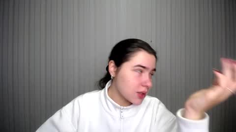 Snapshot of lovelyangel_xx chatting on December 5, 2024, 8:55 am lovelyangel_xx online show from December 5, 2024, 8:55 am