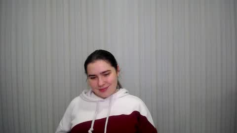 Snapshot of lovelyangel_xx chatting on December 24, 2024, 12:22 pm lovelyangel_xx online show from December 24, 2024, 12:22 pm