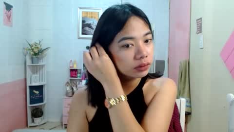 Snapshot of lovelypetitebigcock chatting on February 6, 2026, 10:46 pm lovelypetitebigcock online show from February 6, 2026, 10:46 pm