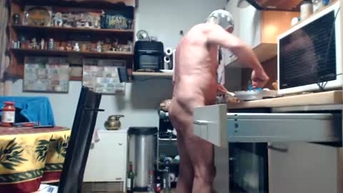 Snapshot of lovetobenaked10 chatting on January 22, 2025, 2:14 pm aaron online show from January 22, 2025, 2:14 pm