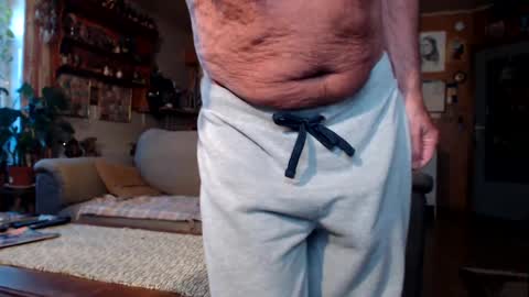 Snapshot of lovetobenaked10 chatting on January 30, 2025, 4:13 pm aaron online show from January 30, 2025, 4:13 pm