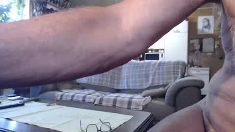 Snapshot of lovetobenaked10 chatting on September 20, 2025, 9:43 am aaron online show from September 20, 2025, 9:43 am