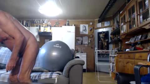 Snapshot of lovetobenaked10 chatting on November 11, 2025, 11:43 am aaron online show from November 11, 2025, 11:43 am