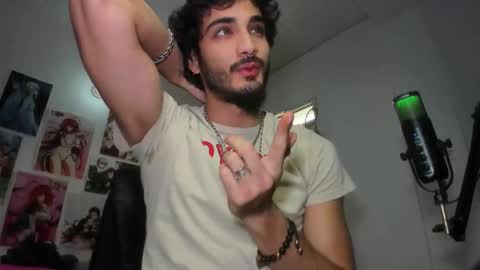 Snapshot of lovexjuxn77 chatting on December 5, 2025, 4:14 pm lovexjuxn77 online show from December 5, 2025, 4:14 pm